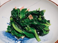 梅香咸鱼头手紫菜炒豆苗-广舟(千禧店)