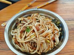 -灵山卢梅燕粉店