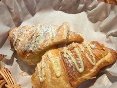 黄金流奶羊角-麦田工坊(月湖店)