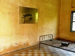 -吐斯廉屠杀博物馆