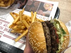 -The Habit Burger Grill 哈比特汉堡(爱琴海店)