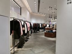 -URBAN REVIVO(西安Momopark店)