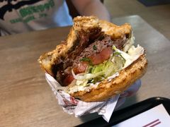 -The Habit Burger Grill 哈比特汉堡(爱琴海店)