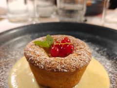 -文艺复兴百货(米兰大教堂广场店)