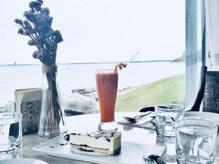 -上海滴水湖皇冠假日酒店