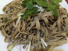 -溢心园香河肉饼总店