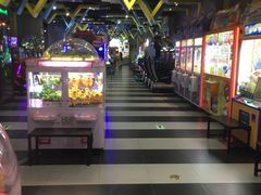 -反斗乐园π·电玩·高空拓展·蹦床(龙华天虹店)