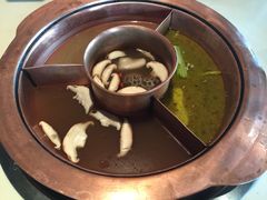 菌王奇香锅-滇釜火锅·能喝汤的火锅(车公庄店)