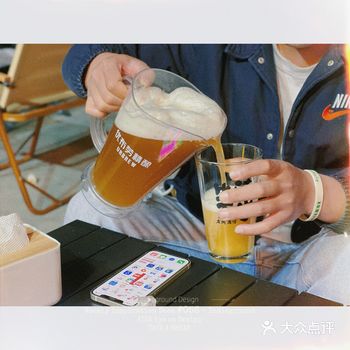 阎良有好几条街两边全是吃的，迎宾大道、南孙路、大良路