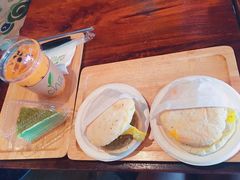 -Cha Café and Bistro