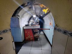 -洞庭洲·防空洞火锅·烧烤·铜锅涮肉(新百广场店)