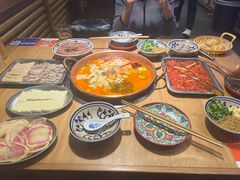 -洱火云南酸菜牛肉火锅(石景山当代商城店)