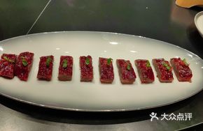 Charcoal-Grilled Finger-sized Lemon-flavored Snowflake Beef