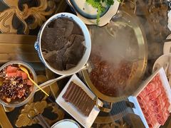 -小天鹅火锅·一线江景洪鼎旗舰店(洪崖洞店)