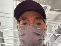 -LOHO眼镜(上海晶耀前滩商场店)