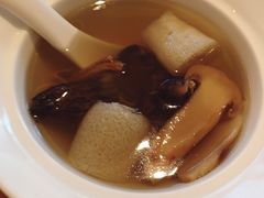 泉水上素珍菌汤-广州富力丽思卡尔顿酒店·丽轩·粤菜