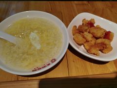 -呷佬·长沙手工米粉(金沙江路店)