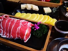 -湊湊火锅·茶憩(杭州湖滨银泰in77店)