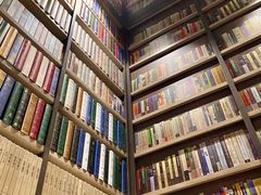 -钟书阁(群光广场店)