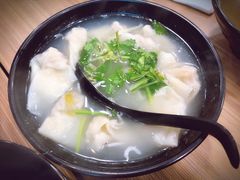 精肉小馄饨-小杨生煎(成山巴黎春天店)