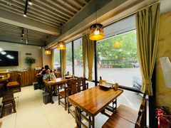 靠窗位-壹块捌烧烤(灯市口店)