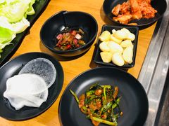 -肉甲韩国木炭烤肉(新壹街1店)