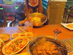 -豚豚猪村烤肉·韩国烤肉(总店)