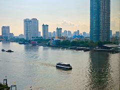 -曼谷湄南河畔华美达广场酒店