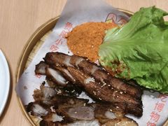 脆皮风味五花肉-丝恋丝娃娃(小河海纳店)