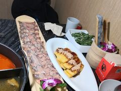 -热火朝天鲜切牛肉火锅(南强街巷店)