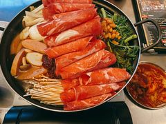 部队锅-MI WU FACTORY米屋美食工厂餐厅(绿地店)
