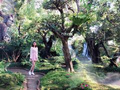 -Chom Cafe and Restaurant