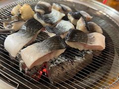 -围炉肉舍•炭烤活鳗•丹东海鲜烤肉(步行街店)