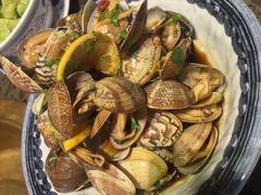 -沪小二炭火蛙锅(淮海中路美食不夜城店)