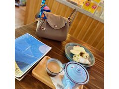 -彳亍咖啡·这里(水湾路店)