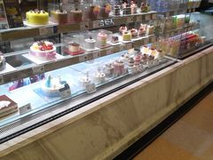 面包甜点陈列柜-巴黎贝甜(华堂新辰汇店)