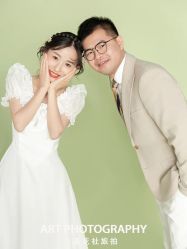 -纪梵希旅拍婚纱摄影(大连总店)