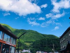 -安吉龙王山峡谷漂流