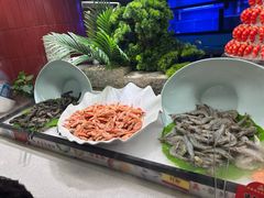 -四囍码头海鲜烧烤自助火锅(外滩南京东路悦荟广场店)