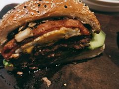 珥玛招牌牛肉汉堡-Erman岩烧牛排(虹桥南丰城店)