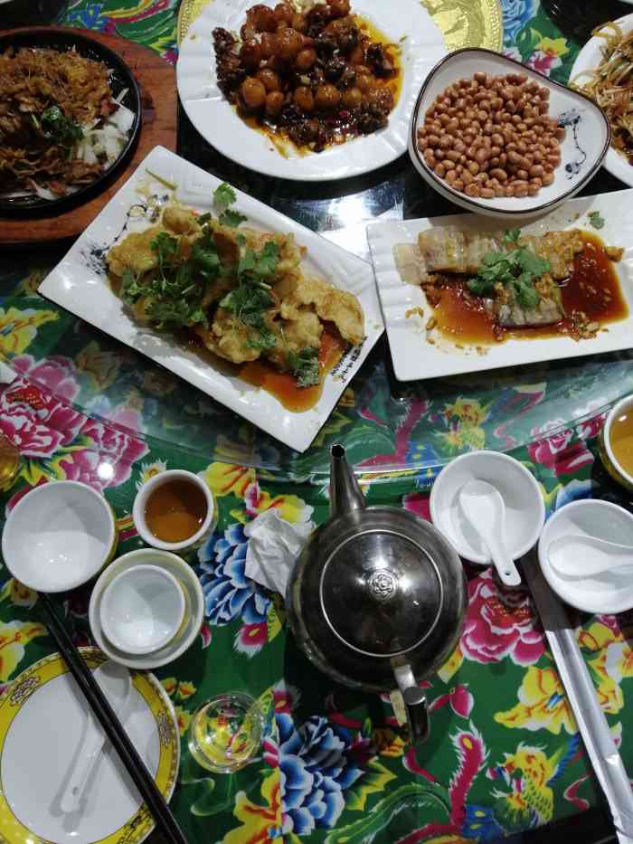 东仔东北小酒馆(建强路店)-"这家的锅包肉值得推荐下,是个朋友吃饭