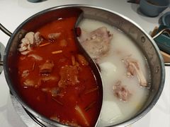 猪手鸳鸯锅-小街猪手(团结湖店)