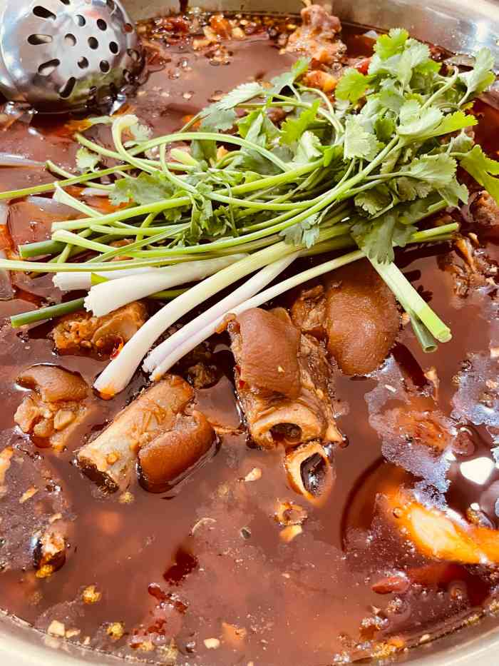 赞的人小树3月8日 11:12打分0660/人地点:在磁器口和重庆七中的中间