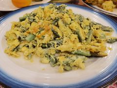 刺老芽炒蛋-闯关东东北农家菜(崂山石老人店)