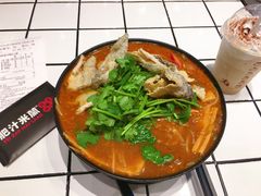 招牌炸酱小锅米线-肥汁米蘭香港米线(长宁来福士店)