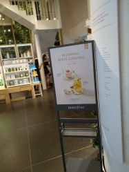 点击看大图 店内环境-悦诗风吟innisfree
