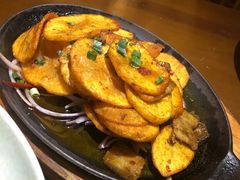 -阿瓦山寨·湘菜现炒·剁椒鱼头王(咸阳总店)