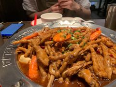 鸡爪煲-胖哥俩肉蟹煲(湖滨银泰in77店)
