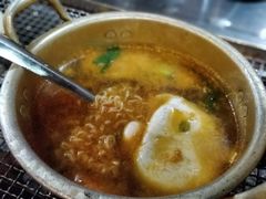 辛拉面-马路牙子烧烤音乐酒馆(望京店)