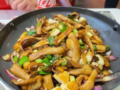 干锅鹿茸菇-金陵暴走龙虾·烧烤·排档(南京总店)